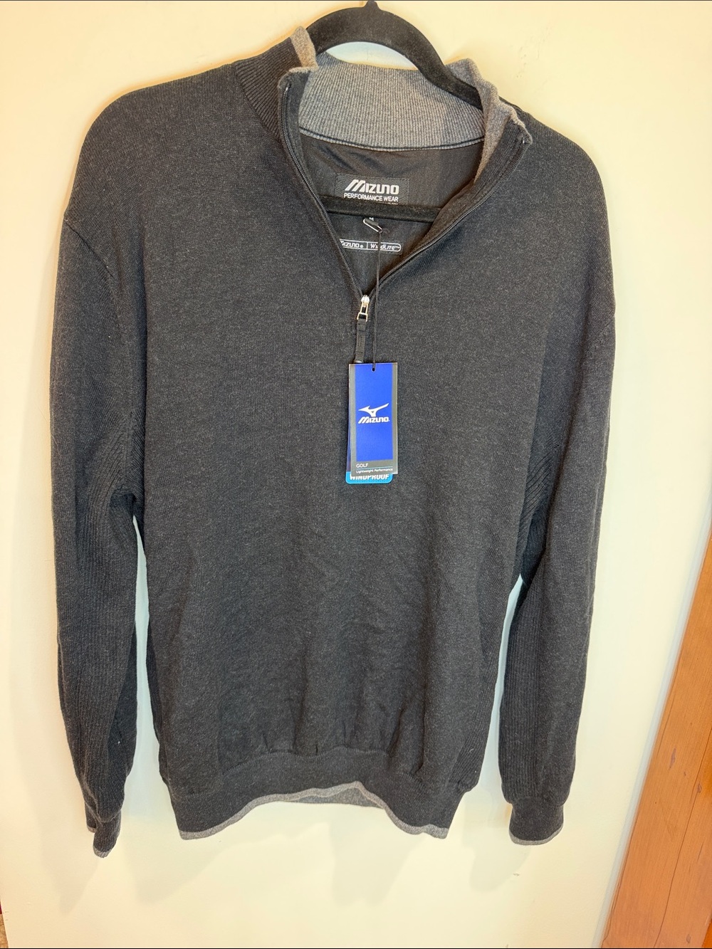 Mizuno Golf Performance Wear Men’s Black Zip-Up Windlite Windproof  Sweater, M